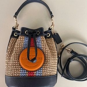 COACH C9955 MINI DEMPSEY BUCKET BAG WITH COACH PATCH STRAW/LEATHER CROSSBODY